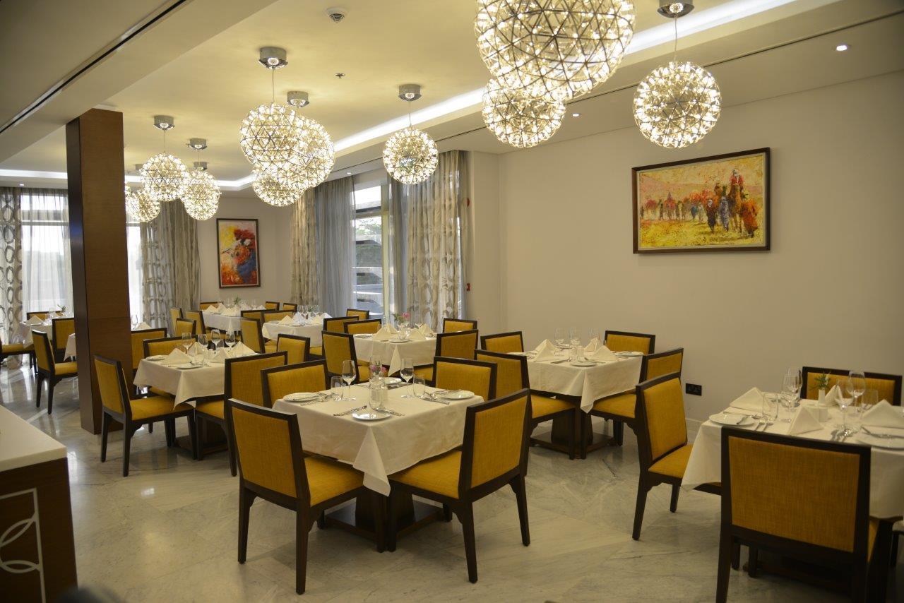 The Envoy Hotel Abuja Esterno foto