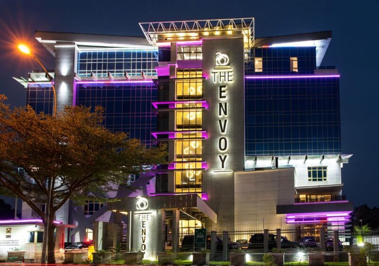 The Envoy Hotel Abuja Esterno foto