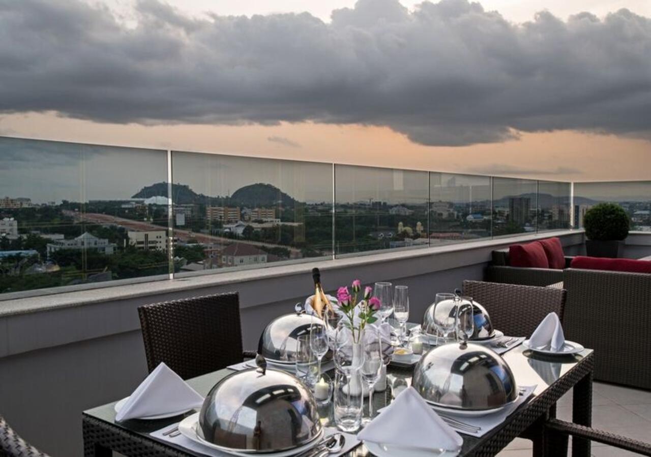 The Envoy Hotel Abuja Esterno foto