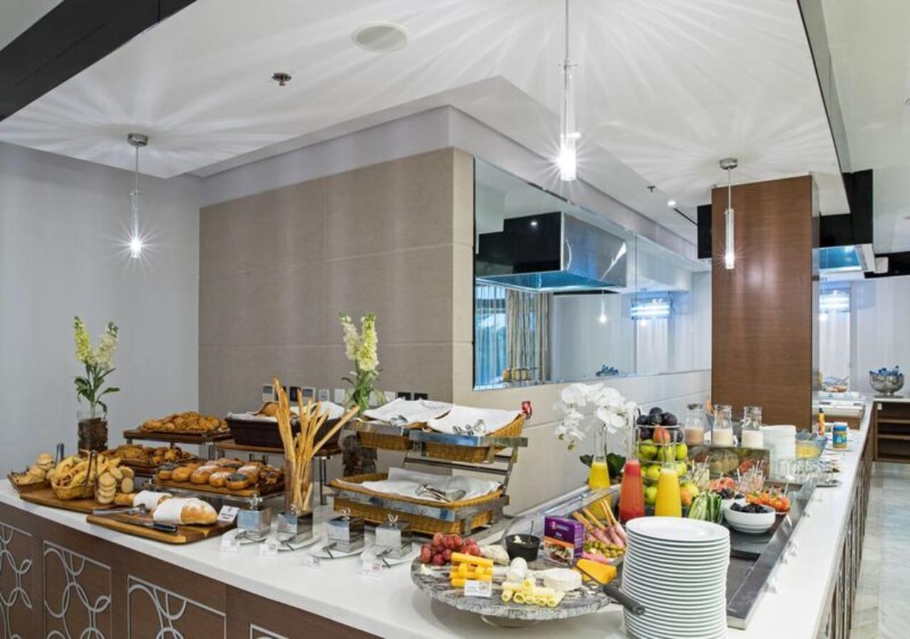 The Envoy Hotel Abuja Esterno foto