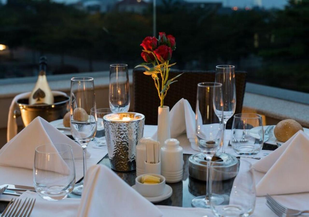 The Envoy Hotel Abuja Esterno foto